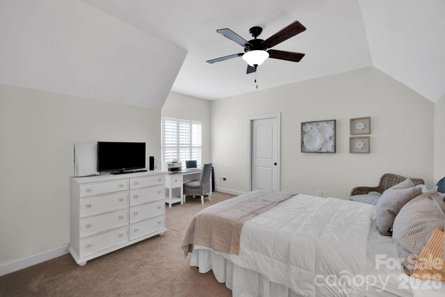 7526 Fairway Villa Circle, Denver, NC 28037