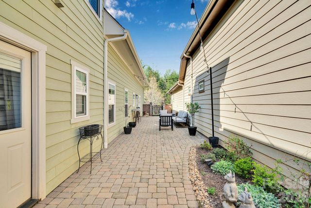 7526 Fairway Villa Circle, Denver, NC 28037