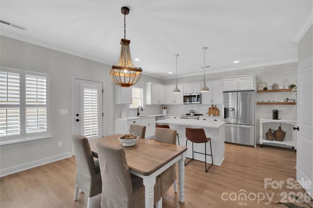 7526 Fairway Villa Circle, Denver, NC 28037