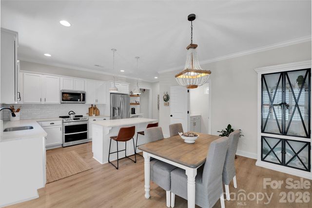 7526 Fairway Villa Circle, Denver, NC 28037