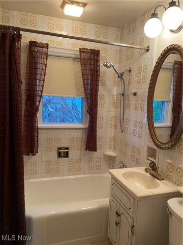 774 Archwood Avenue, Akron, OH 44306