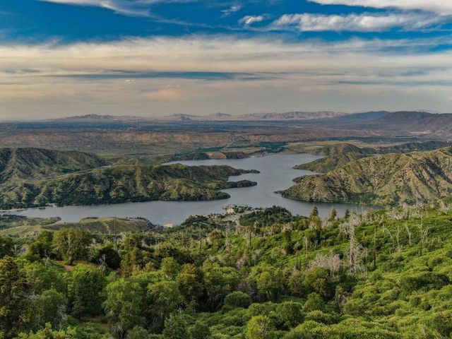 194 Cedar Lake Drive, Cedarpines Park, CA 92322