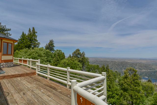 194 Cedar Lake Drive, Cedarpines Park, CA 92322