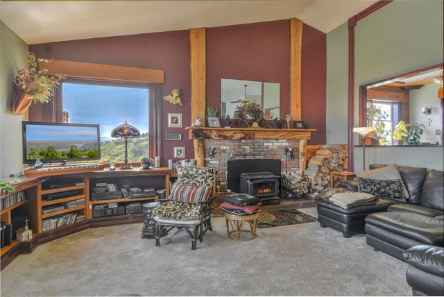194 Cedar Lake Drive, Cedarpines Park, CA 92322