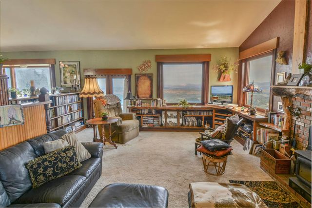 194 Cedar Lake Drive, Cedarpines Park, CA 92322