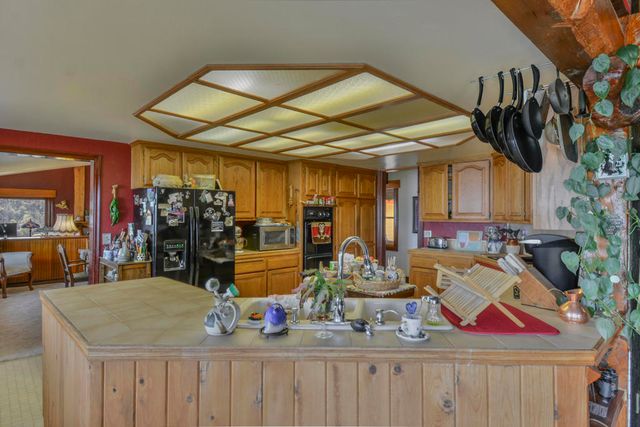194 Cedar Lake Drive, Cedarpines Park, CA 92322