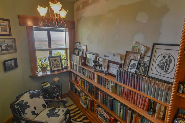 194 Cedar Lake Drive, Cedarpines Park, CA 92322