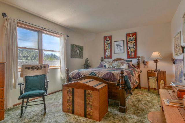 194 Cedar Lake Drive, Cedarpines Park, CA 92322