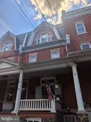 428 E BROAD ST, Quakertown, PA 18951