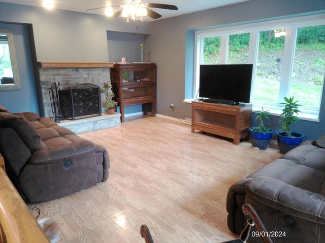 2116 Harris Highland DRIVE, Waukesha, WI 53188