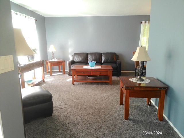 2116 Harris Highland DRIVE, Waukesha, WI 53188