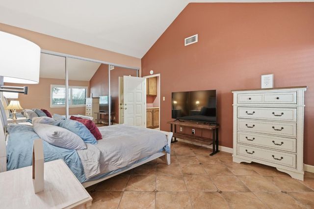 3201 Swallows Nest Dr, Sacramento, CA 95833