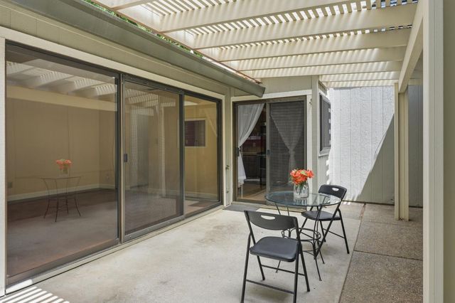 3201 Swallows Nest Dr, Sacramento, CA 95833