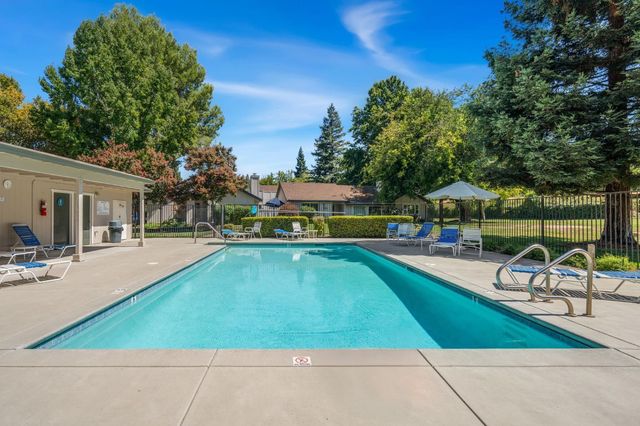 3201 Swallows Nest Dr, Sacramento, CA 95833