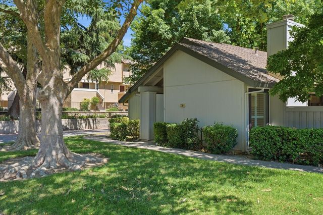 3201 Swallows Nest Dr, Sacramento, CA 95833