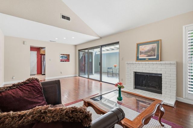 3201 Swallows Nest Dr, Sacramento, CA 95833