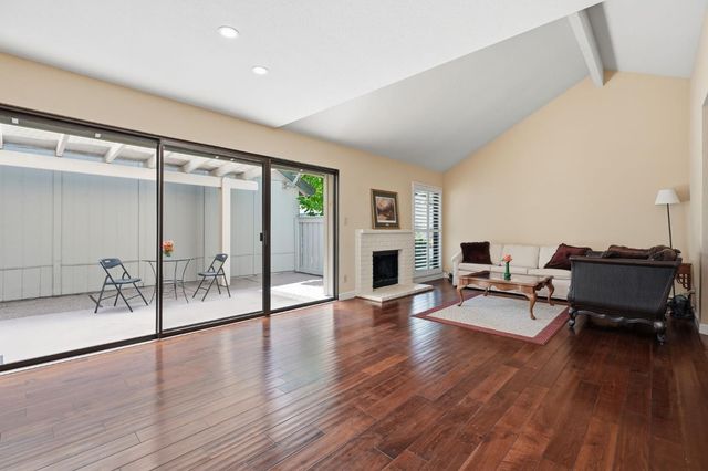 3201 Swallows Nest Dr, Sacramento, CA 95833