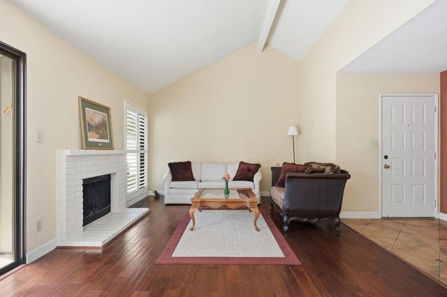 3201 Swallows Nest Dr, Sacramento, CA 95833
