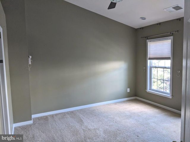 19318 DIAMOND LAKE DR, Leesburg, VA 20176