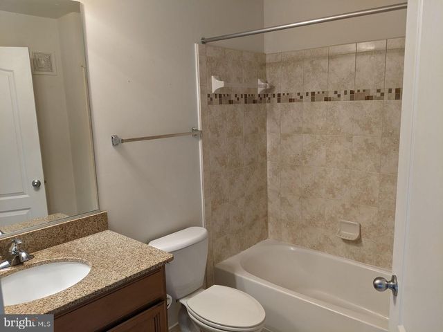 19318 DIAMOND LAKE DR, Leesburg, VA 20176