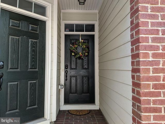 19318 DIAMOND LAKE DR, Leesburg, VA 20176