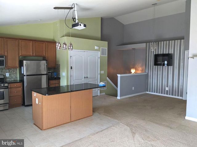 19318 DIAMOND LAKE DR, Leesburg, VA 20176