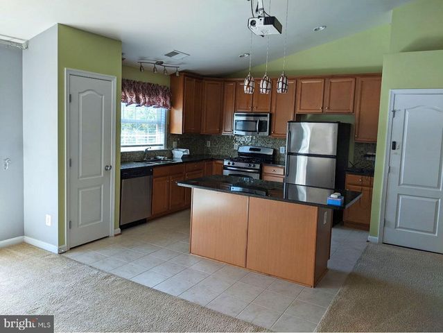 19318 DIAMOND LAKE DR, Leesburg, VA 20176