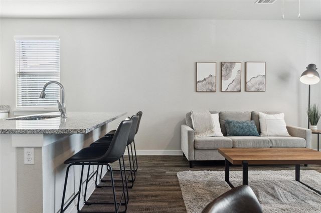 705 Horseshoe DR 1702, Leander, TX 78641