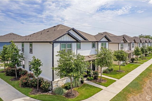 705 Horseshoe DR 1702, Leander, TX 78641