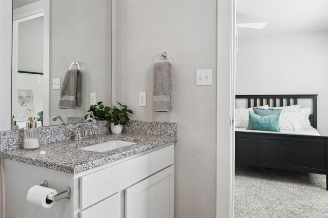 705 Horseshoe DR 1702, Leander, TX 78641