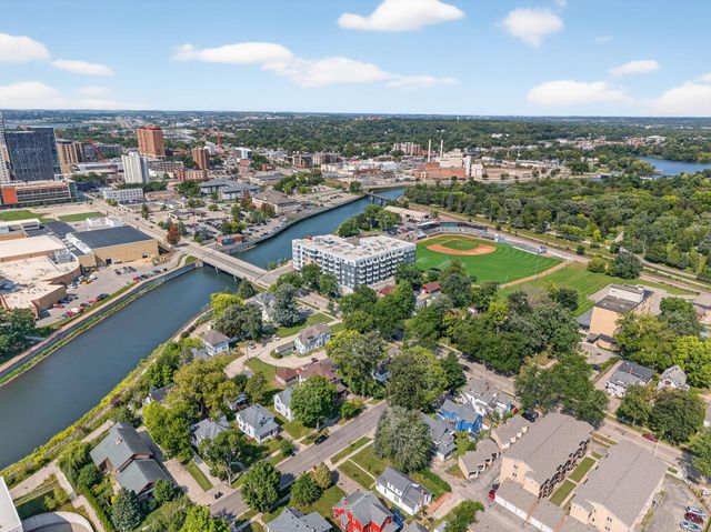 12 6th Avenue SE, Rochester, MN 55904