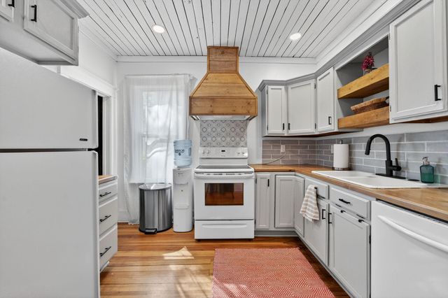 12 6th Avenue SE, Rochester, MN 55904