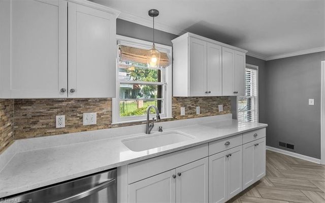 110 Mayflower Drive, Greensboro, NC 27403