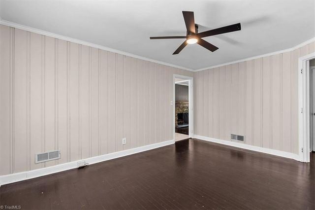110 Mayflower Drive, Greensboro, NC 27403