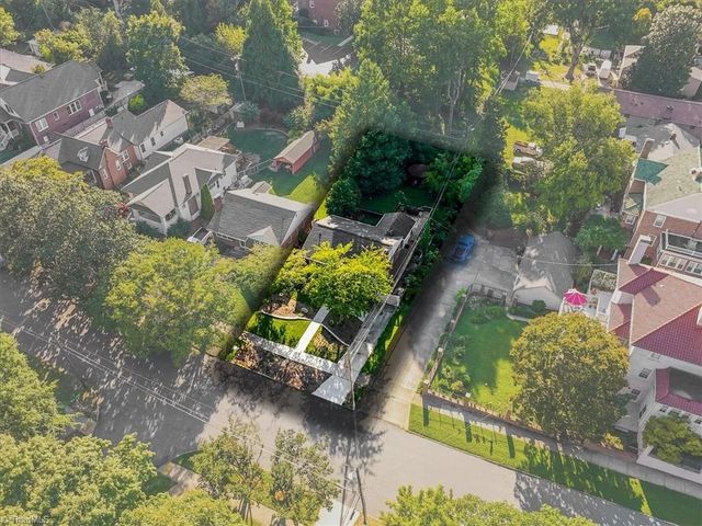 110 Mayflower Drive, Greensboro, NC 27403
