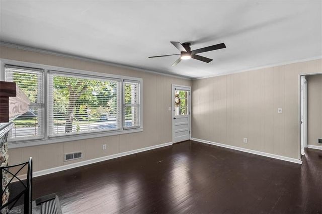 110 Mayflower Drive, Greensboro, NC 27403