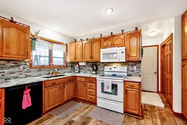 1918 E Summer Place E, Anderson, IN 46012