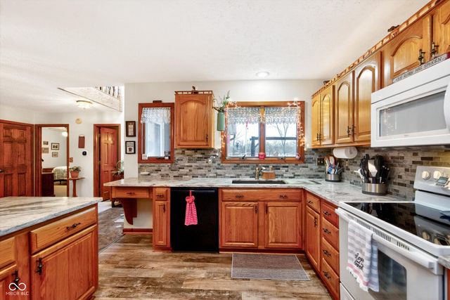 1918 E Summer Place E, Anderson, IN 46012