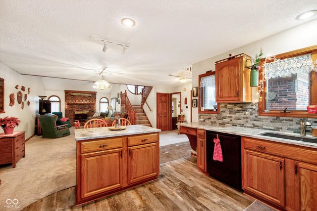 1918 E Summer Place E, Anderson, IN 46012