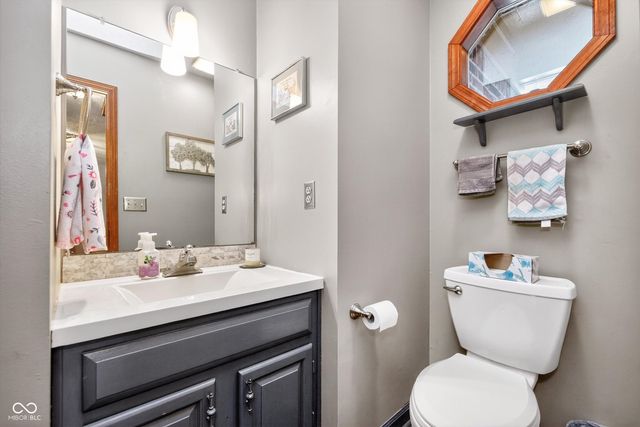 1918 E Summer Place E, Anderson, IN 46012