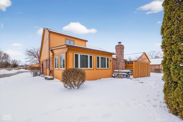 1918 E Summer Place E, Anderson, IN 46012