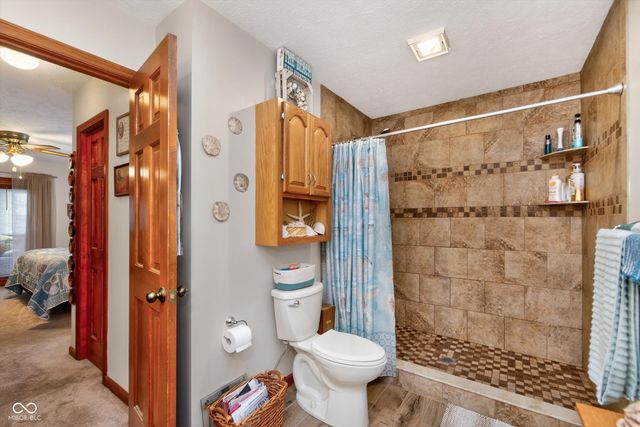 1918 E Summer Place E, Anderson, IN 46012