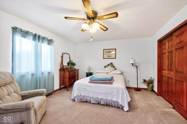 1918 E Summer Place E, Anderson, IN 46012