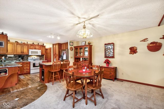 1918 E Summer Place E, Anderson, IN 46012