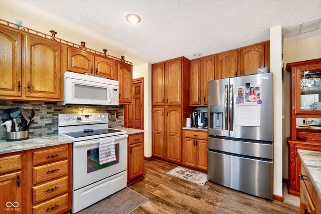 1918 E Summer Place E, Anderson, IN 46012