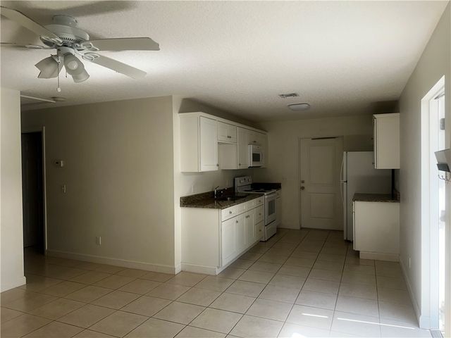 955 18th Place B, Vero Beach, FL 32960
