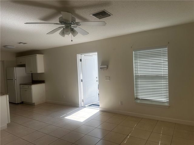 955 18th Place B, Vero Beach, FL 32960