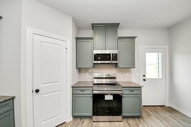 18745 Loom Drive, Conroe, TX 77306