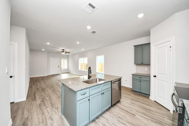 18745 Loom Drive, Conroe, TX 77306