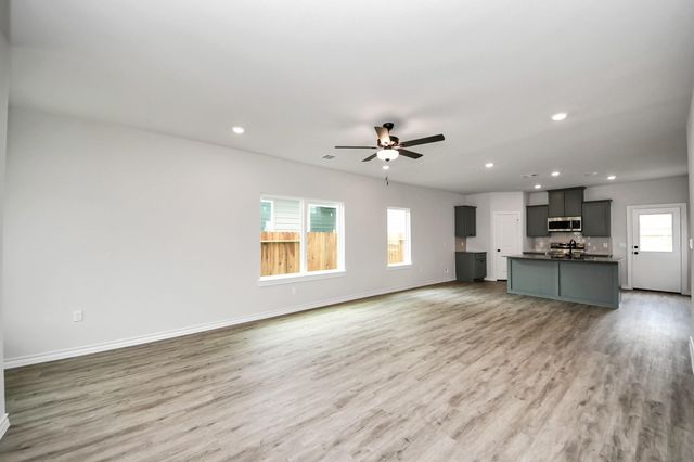 18745 Loom Drive, Conroe, TX 77306